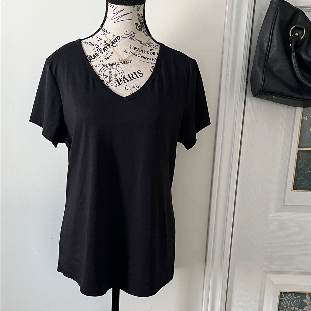 💗90 Degree By Reflex Black V-Neck Short Sleeve Tee
